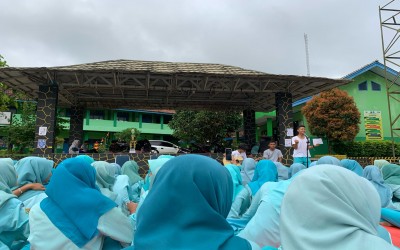 Kegiatan Gerakan Literasi Madrasah Siswa MAN 4 Pandeglang